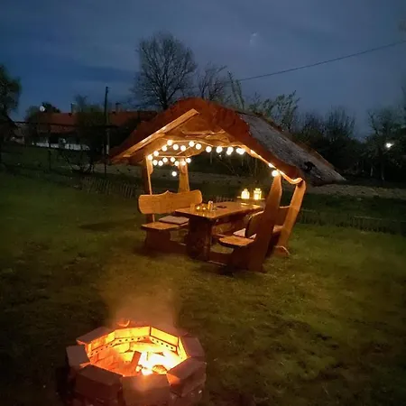 Uri Koma Vendeghaz